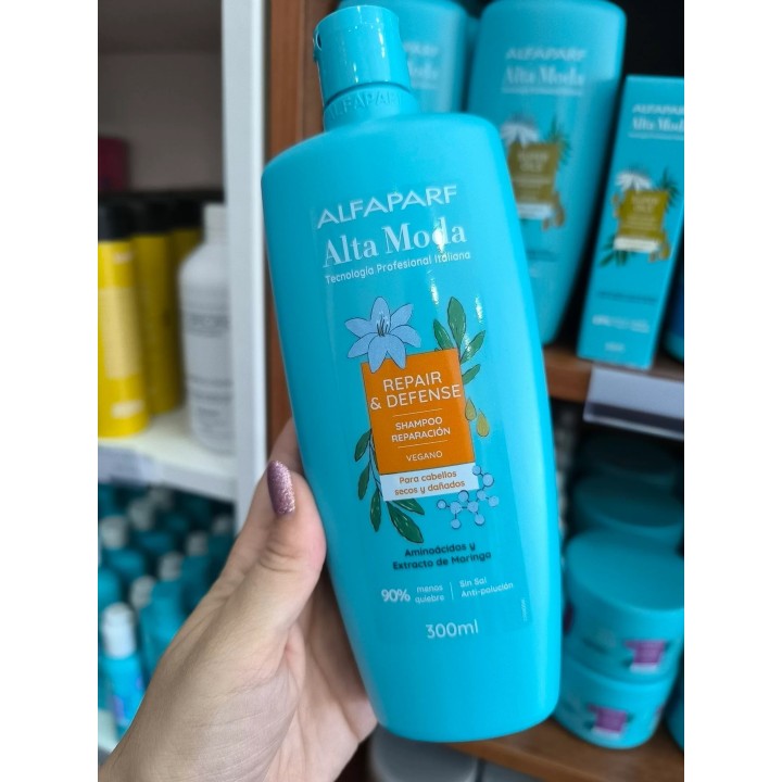 Shampoo Repair y Defense, para cabellos secos y dañados. Alfaparf. 300ml