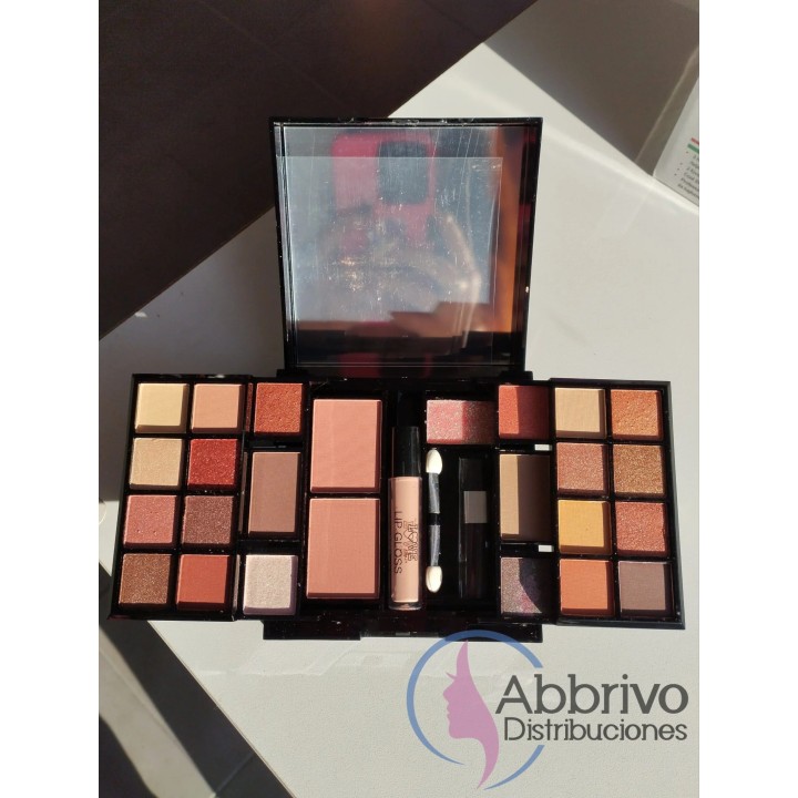 Paleta de sombras + rubor + labial. Tejar